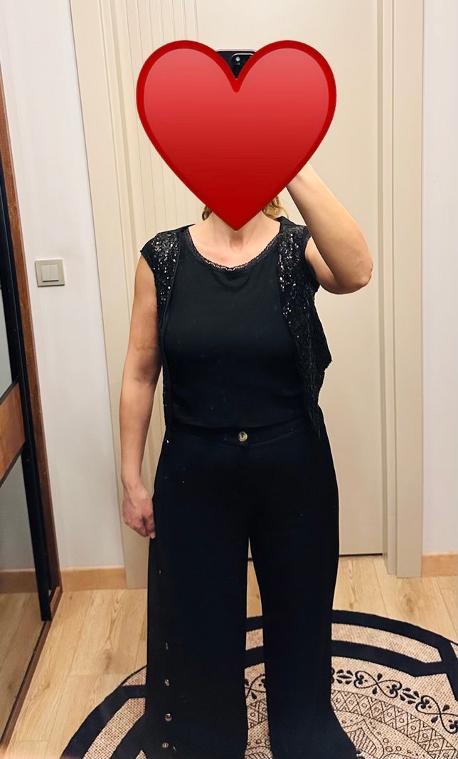 Pul İşlemeli Siyah V Yaka Kadın Yelek - Görsel 3