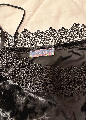 Siyah Askılı kayık yaka Kadın kadife bluz - Görsel 4