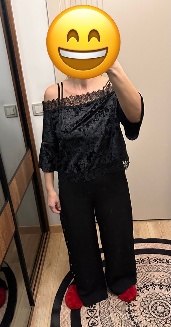 Siyah Askılı kayık yaka Kadın kadife bluz - Görsel 3