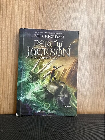Percy Jackson Serinin ilk kitabı