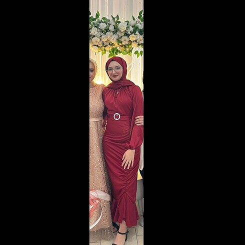 Kırmızı kalem elbise