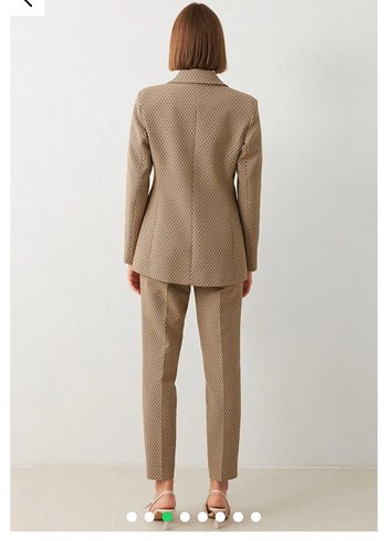 Setre marka etiletli Bej Desenli Düğmeli Kadın Blazer - Görsel 4