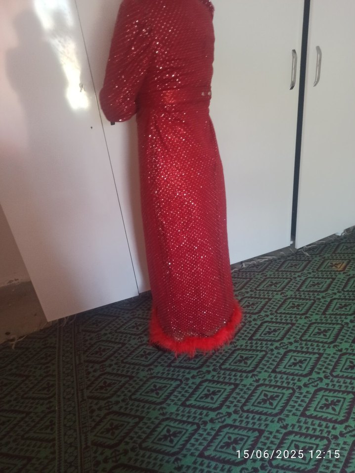 Kırmızı Uzun Kollu Kürklü Kadın Elbise - Görsel 3