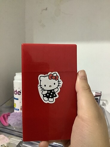 Basınca açılan kırmızı hello kittyli kutu