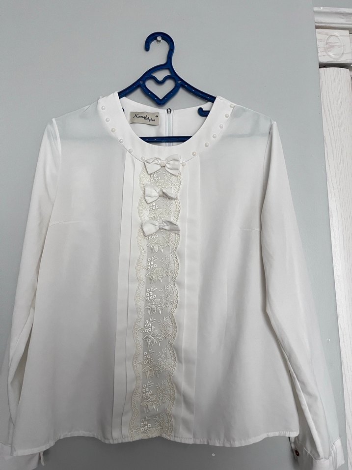 Düğmeli Beyaz Nakışlı Kadın Gömlek - Görsel 2