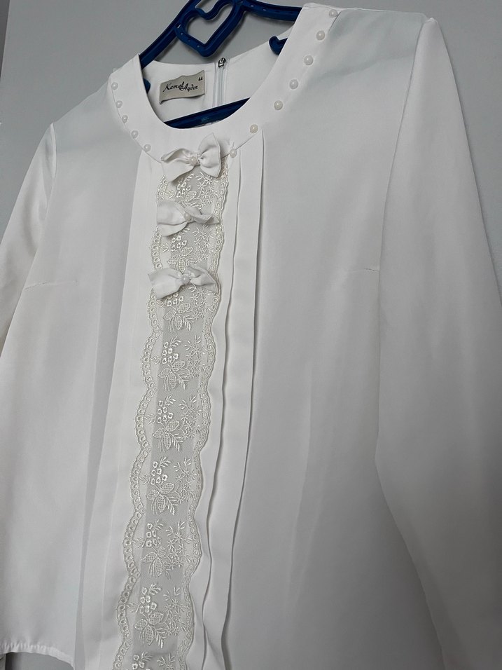 Düğmeli Beyaz Nakışlı Kadın Gömlek - Görsel 4