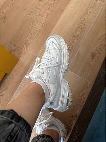 37 Beden beyaz Renk Skechers dlites