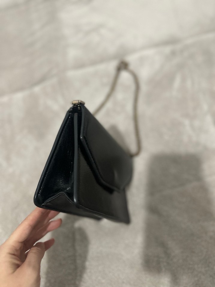 Zincir Detaylı Siyah Deri Çanta - Görsel 3