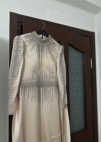 Bej İşlemeli Uzun Kollu Abiye Elbise - Görsel 3