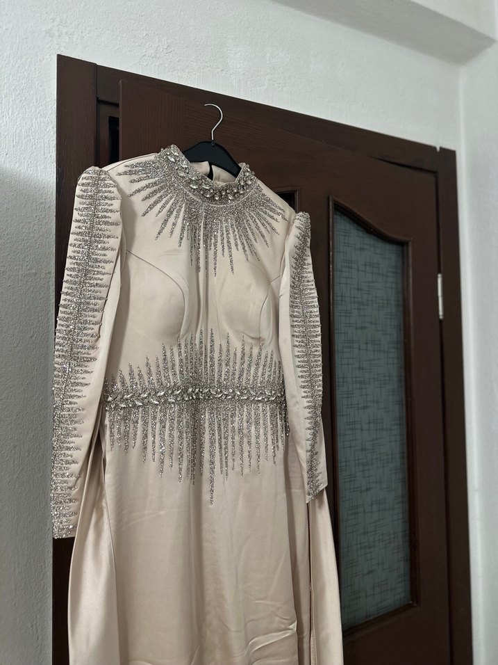 Bej İşlemeli Uzun Kollu Abiye Elbise - Görsel 3