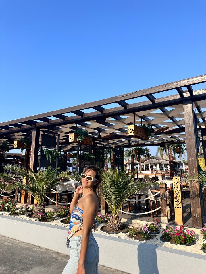 Bej Minimalist Kadın Güneş Gözlüğü - Görsel 3