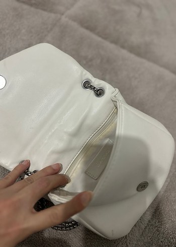 Zincir Detaylı Beyaz Deri Kadın Çanta - Görsel 7