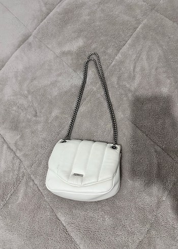Zincir Detaylı Beyaz Deri Kadın Çanta - Görsel 3