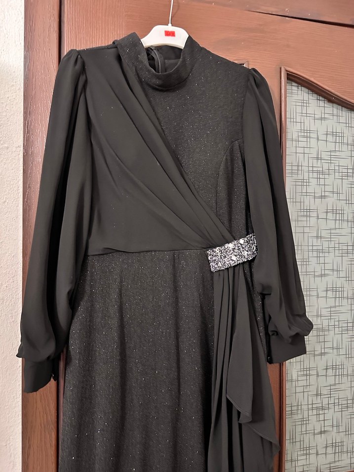 Siyah Uzun Kollu Drapeli Gotik Elbise - Görsel 3