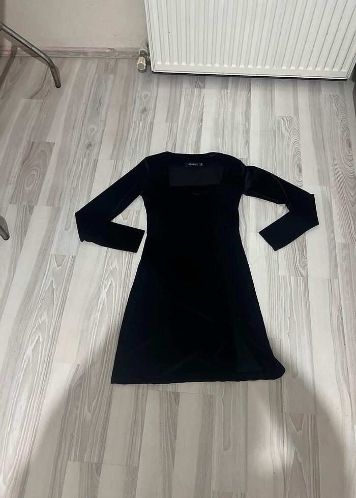 Kadifeli yırtmaçlı elbise - Görsel 2