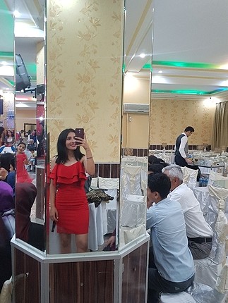 kırmızı elbise 