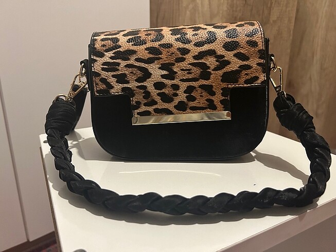 Diğer Leopar Desen Detaylı Çanta