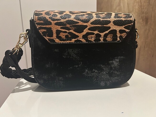 Beden Leopar Desen Detaylı Çanta