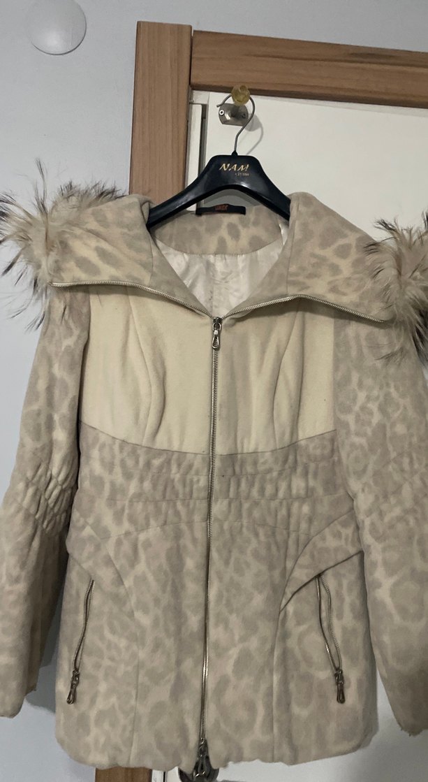 Leopar Desenli Bej Kadın Kışlık Mont - Görsel 2