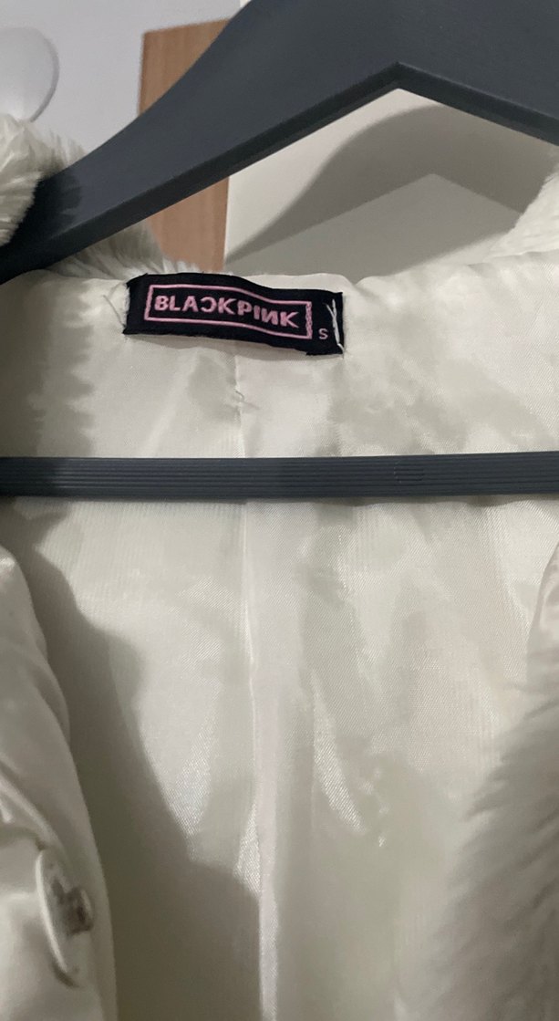 Kadın Beyaz Peluş Kapüşonlu Mont - Görsel 3