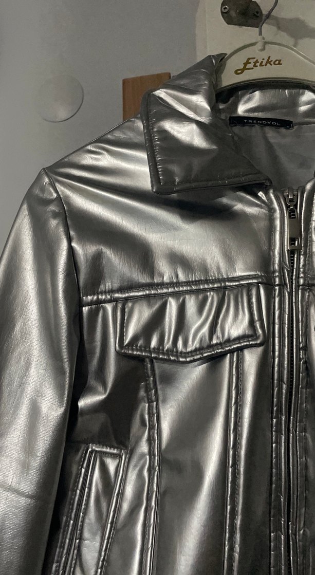 Gri Parlak Deri Kadın Ceket - Görsel 4