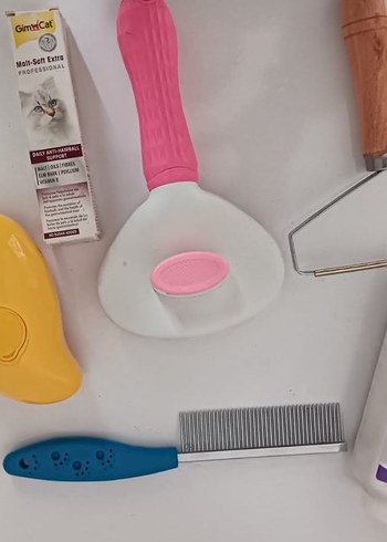 Renkli Kediler için Tüy Tarağı - Görsel 3