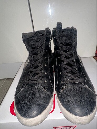 40 Beden Guess ayakkabı