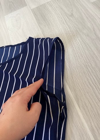 m Beden Lacivert Pilili Kolsuz bluz