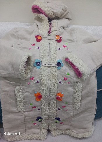 Kız Çocuk Nakışlı Beyaz Kürklü Ceket - Görsel 3