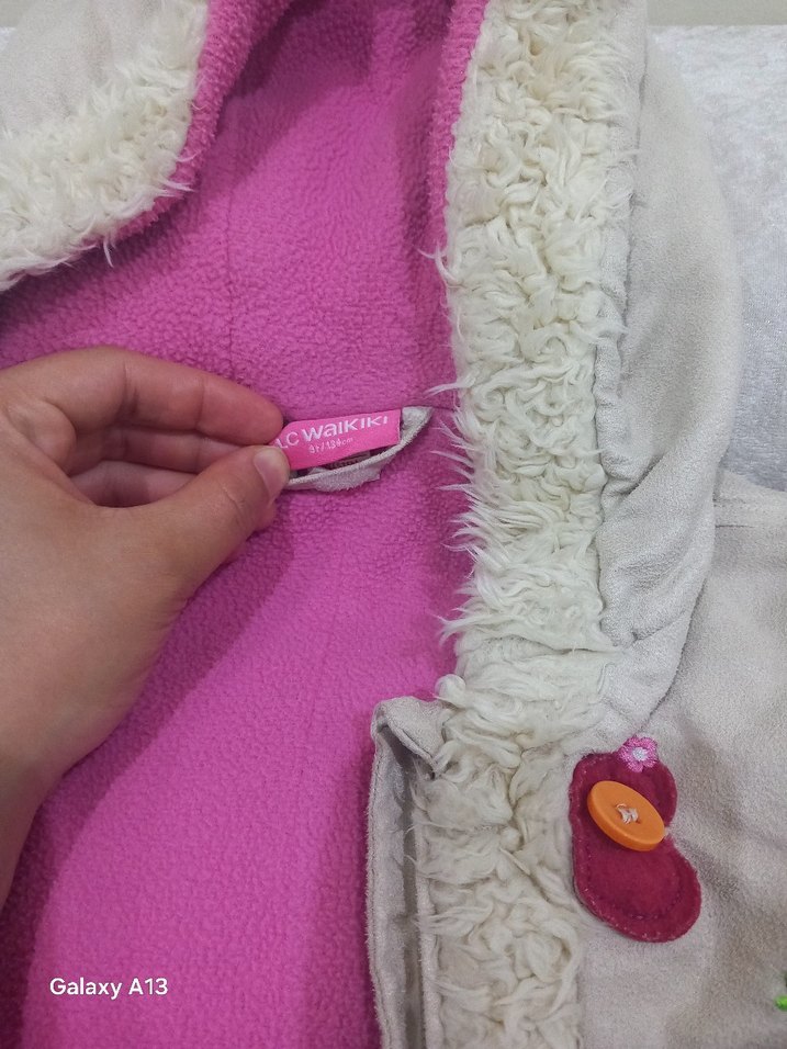 Kız Çocuk Nakışlı Beyaz Kürklü Ceket - Görsel 2