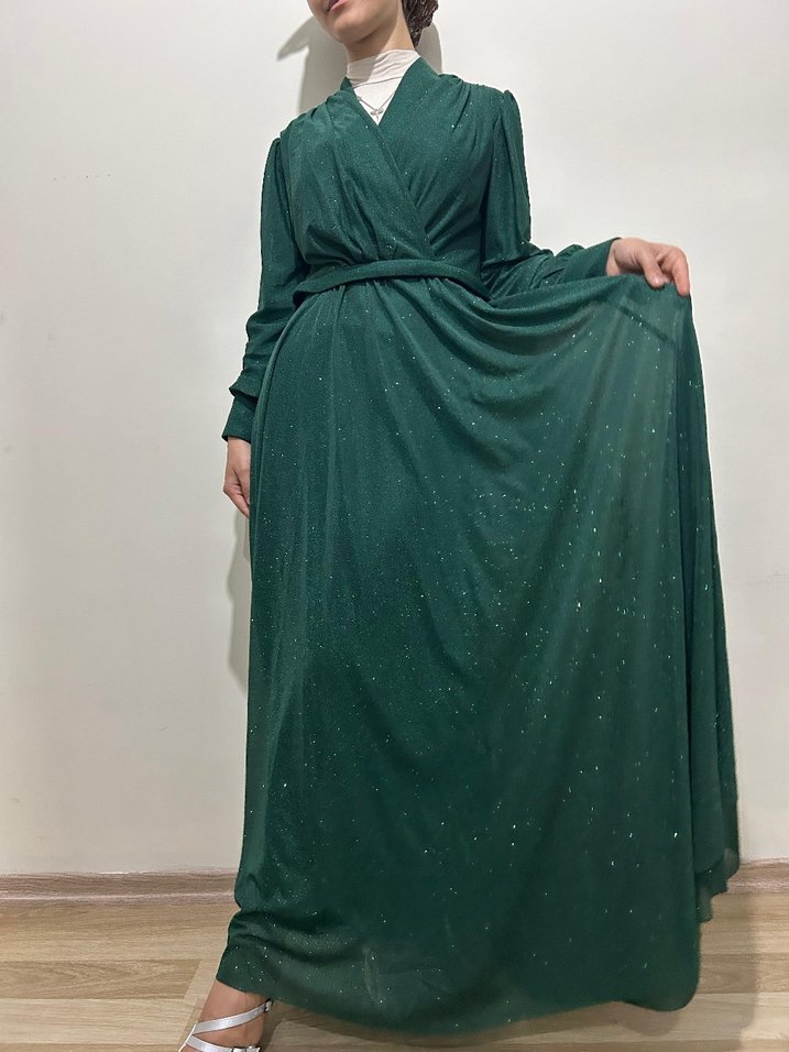 Parlak Yeşil Uzun V Yaka Kadın Elbise manken boyu 1.65 kilo 55 - Görsel 4