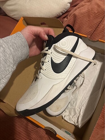 Nike nike team hustle beyaz ayakkabı