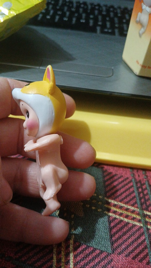 Bej Renkli Pastel Aksiyon Figürü - Görsel 2