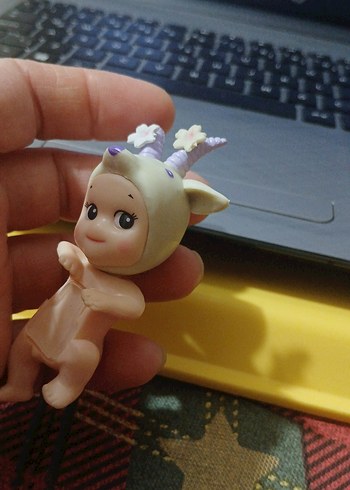 Bej Pastel Renkte Sevimli Figür - Görsel 4