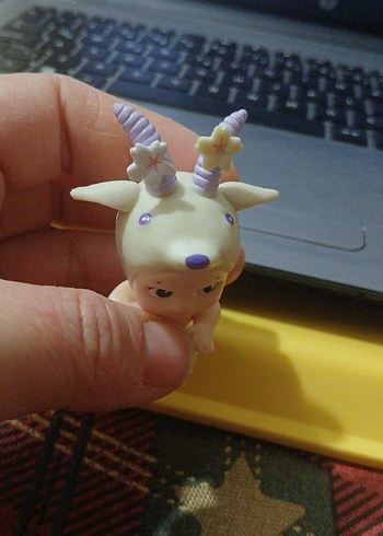 Bej Pastel Renkte Sevimli Figür - Görsel 5