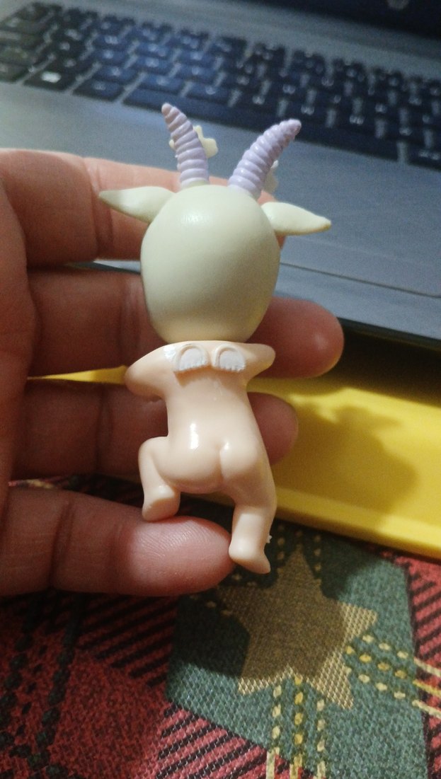 Bej Pastel Renkte Sevimli Figür - Görsel 2