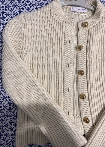 Düğmeli Beyaz Kadın Midi Hırka - Görsel 2