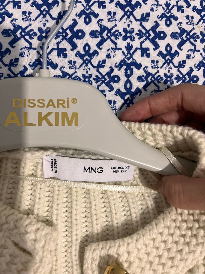 Düğmeli Beyaz Kadın Midi Hırka - Görsel 3