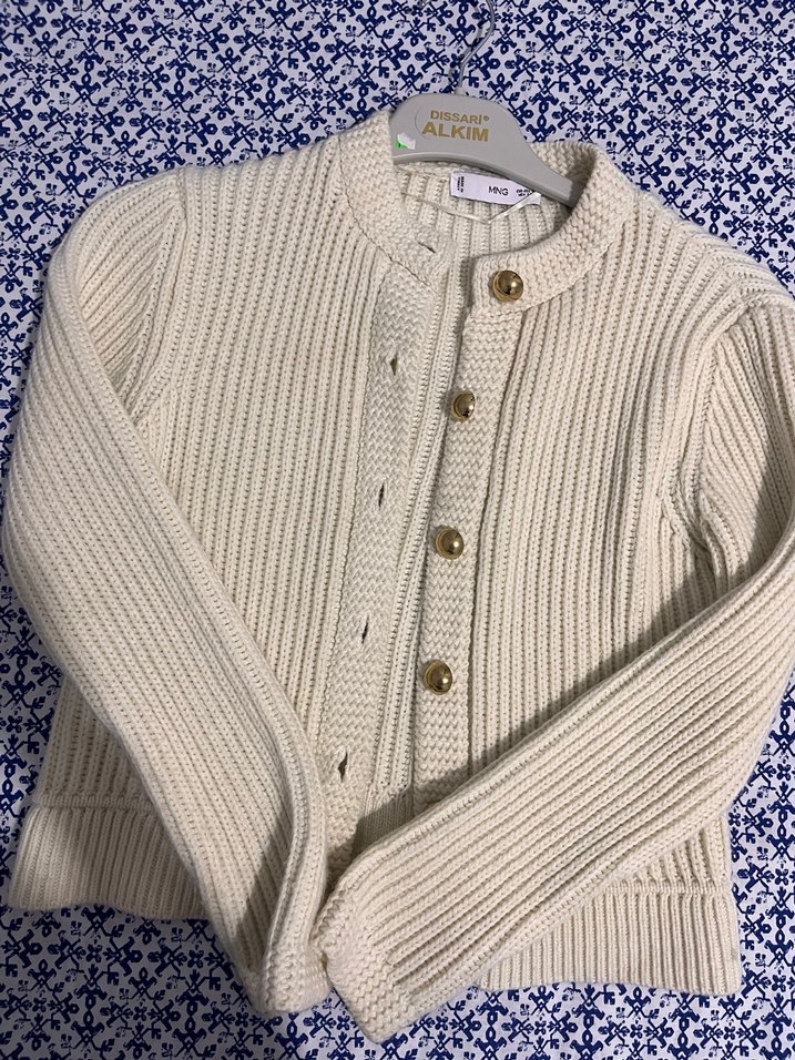 Düğmeli Beyaz Kadın Midi Hırka - Görsel 4