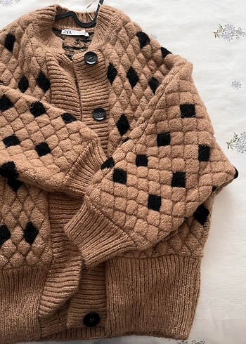 Kahverengi Desenli Triko Hırka - Görsel 3