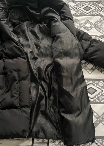 Siyah Kapüşonlu Fermuarlı Kadın Kışlık Mont - Görsel 3