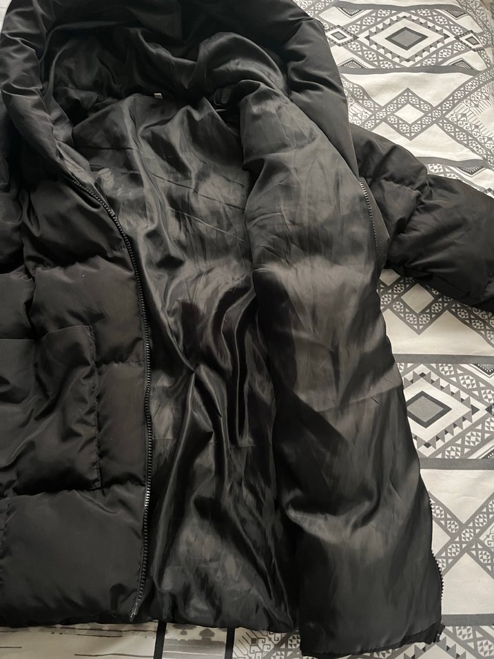 Siyah Kapüşonlu Fermuarlı Kadın Kışlık Mont - Görsel 3