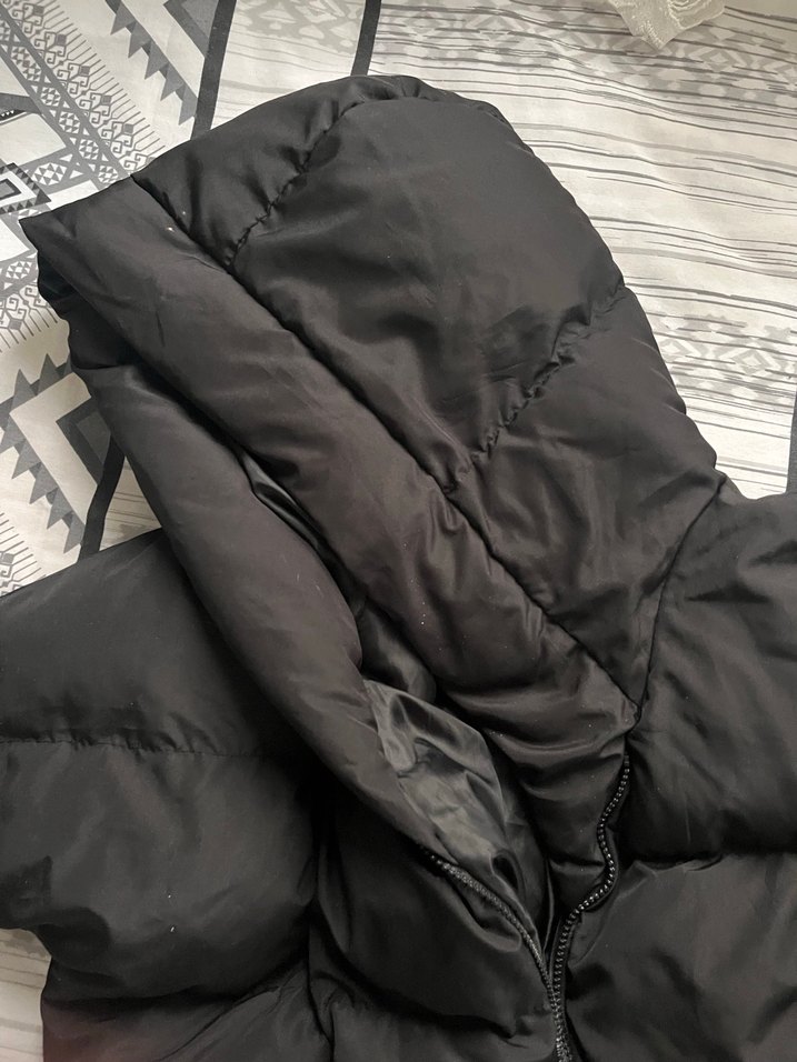 Siyah Kapüşonlu Fermuarlı Kadın Kışlık Mont - Görsel 4