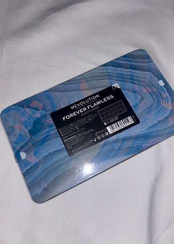 Revolution Forever Flawless Aventurine Göz Farı Paleti - Görsel 2