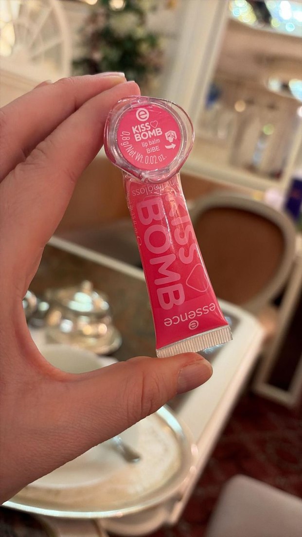 Essence Kiss Bomb Balm gloss - Görsel 2