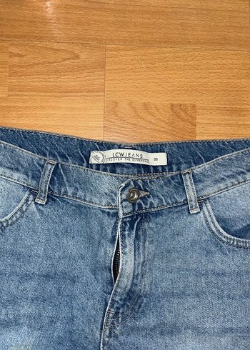 30 Beden Lc Waikiki 30 beden kot şort