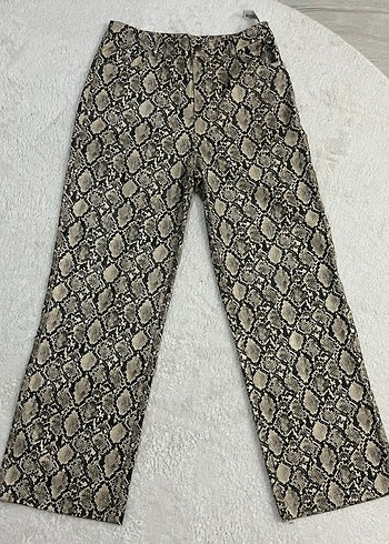 Stradivarius Yılan Desenli Kadın Pantolon - Görsel 2