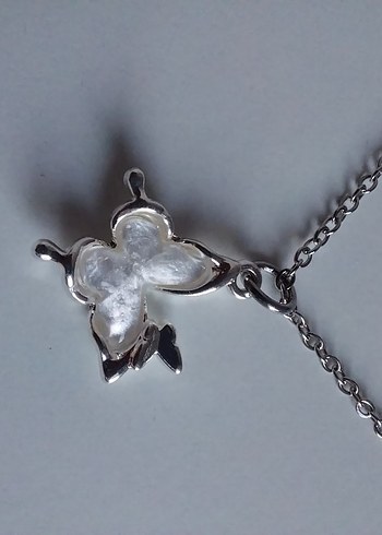 Beyaz Kelebek Kolye - Görsel 5