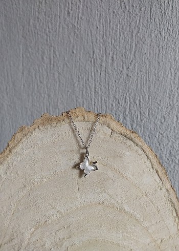 Beyaz Kelebek Kolye - Görsel 2