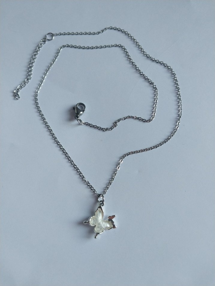 Beyaz Kelebek Kolye - Görsel 3